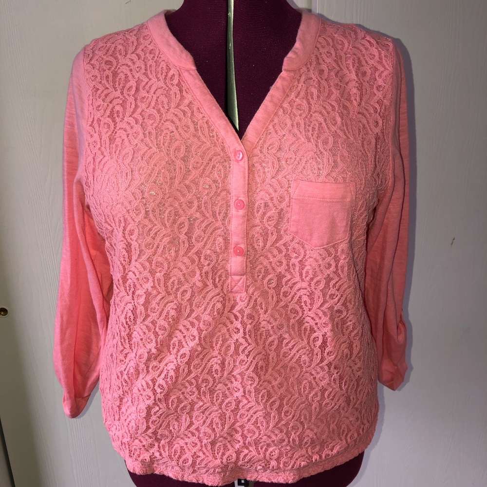 🌟3/$15🌟Nine West pink lace overlay top. Size XL